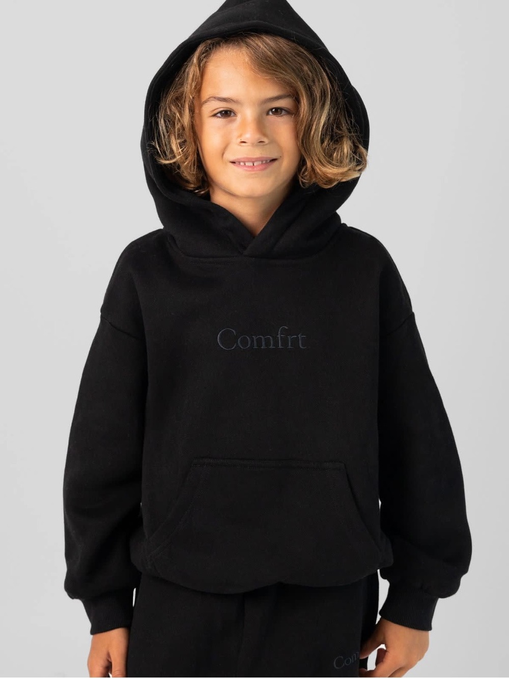 Comfrt Signature Kids Hoodie in Onyx Black size XL